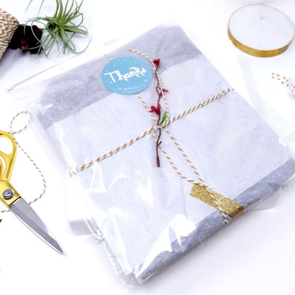 25 11X15 Clear Self Adhesive Bag PRICE IS FIRM - Picture 3 of 4